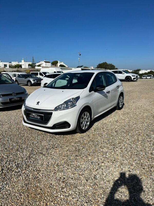 PEUGEOT 208 - Image 3