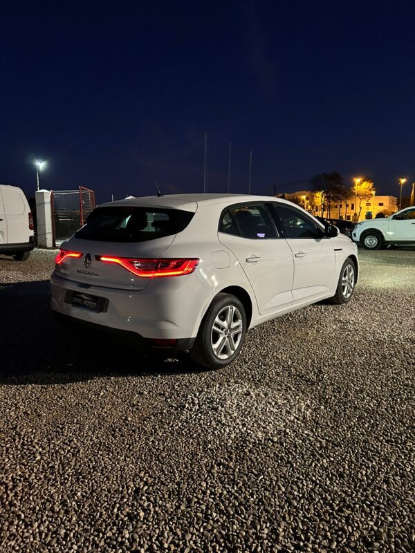 RENAULT MEGANE - Imagen 4