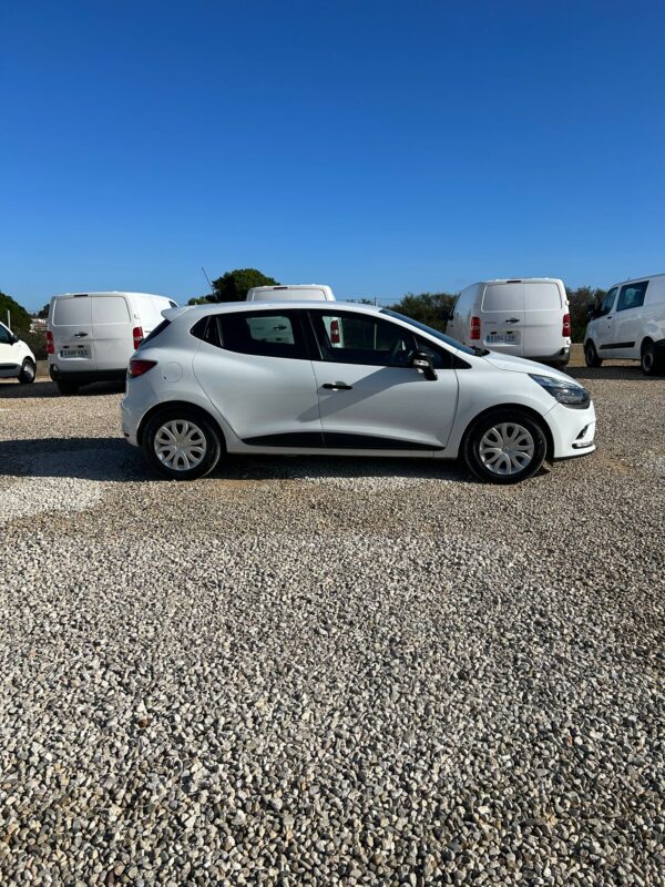 RENAULT CLIO - Image 5