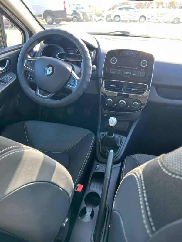 RENAULT CLIO - Image 7