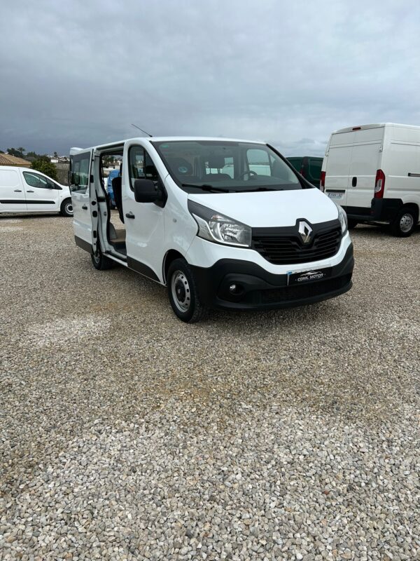 RENAULT TRAFIC 6 PLAZAS