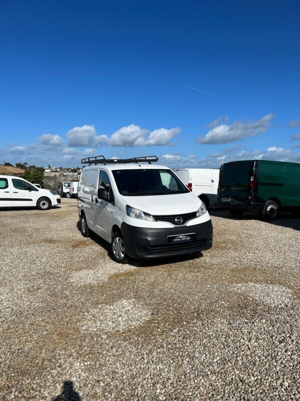 NISSAN NV200