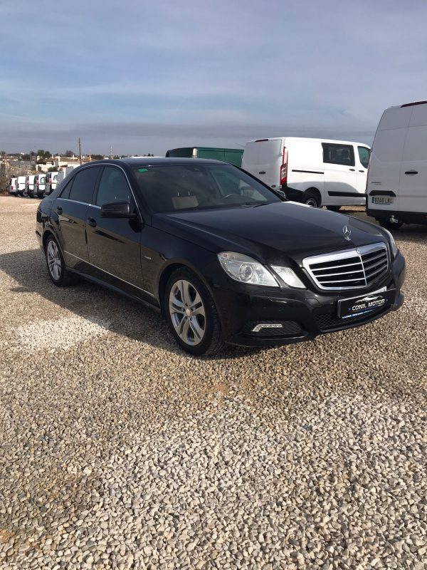 MERCEDES E220 - Imagen 2