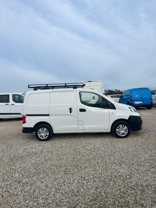 NISSAN NV 200 - Imagen 6