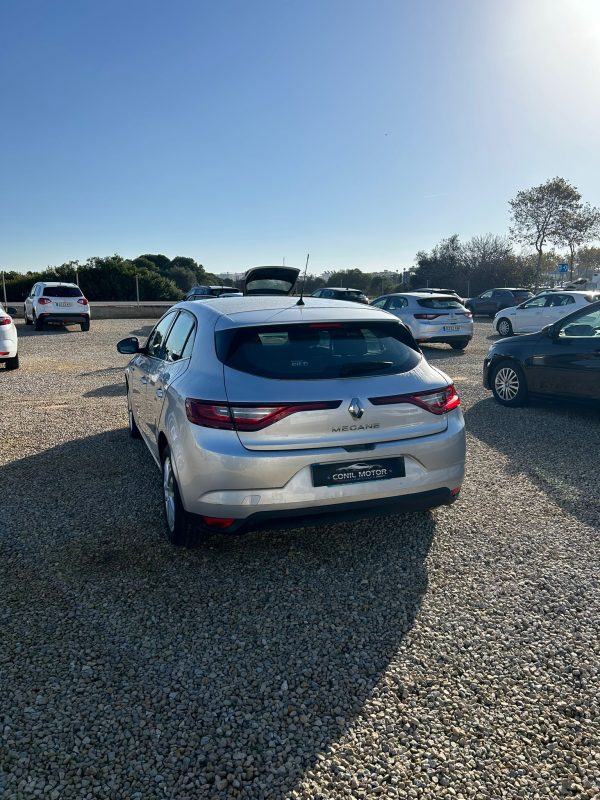 RENAULT MEGAN - Imagen 4