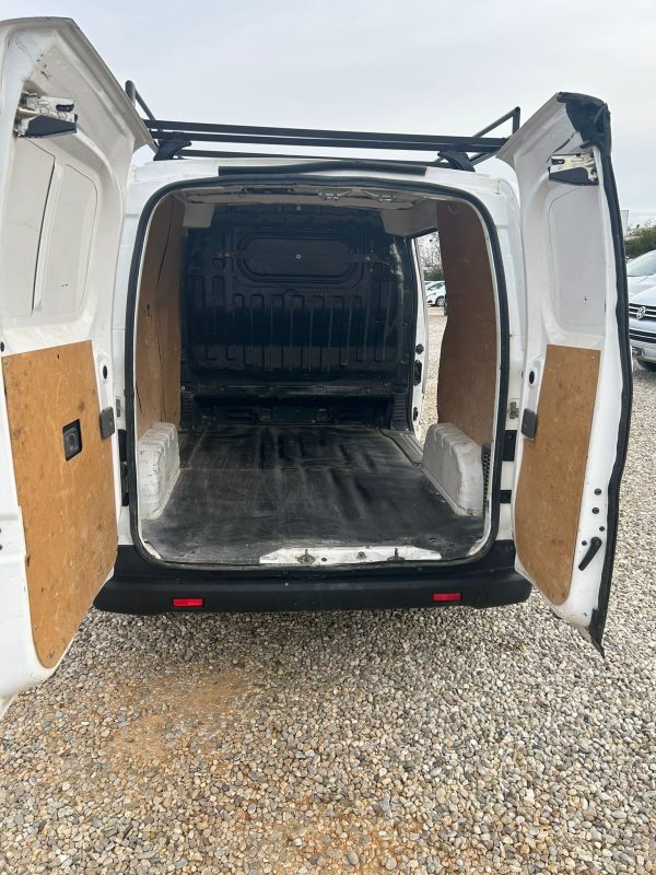 NISSAN NV 200 - Imagen 10