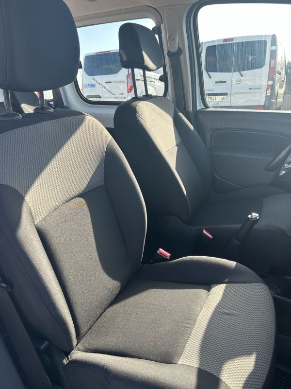 RENAULT KANGOO - Imagen 8