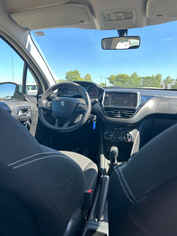 PEUGEOT 208 - Imagen 8