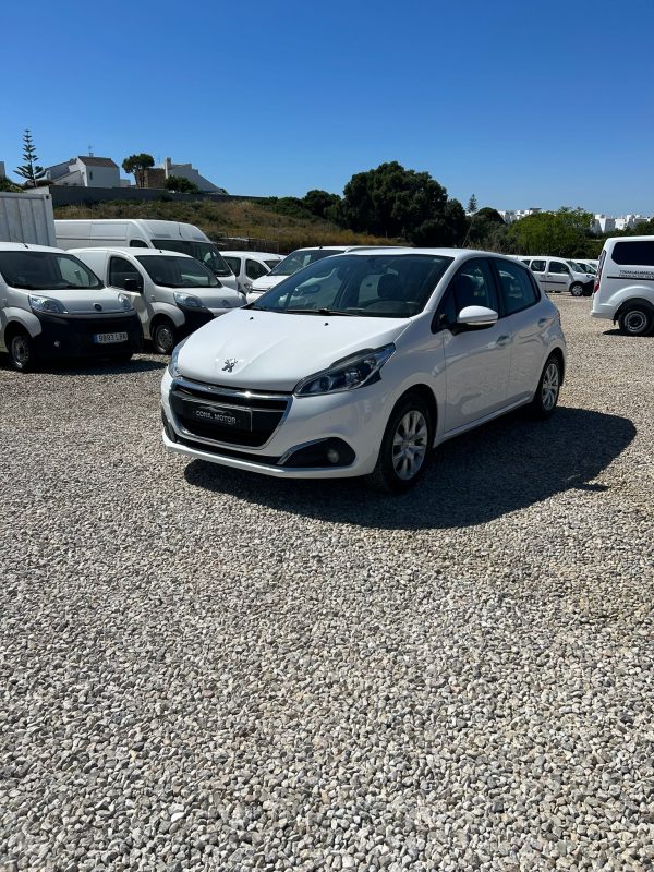 PEUGEOT 208 - Imagen 3