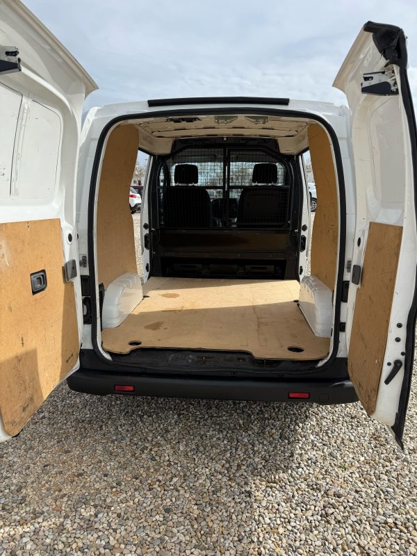 NISSAN NV 200 - Imagen 11