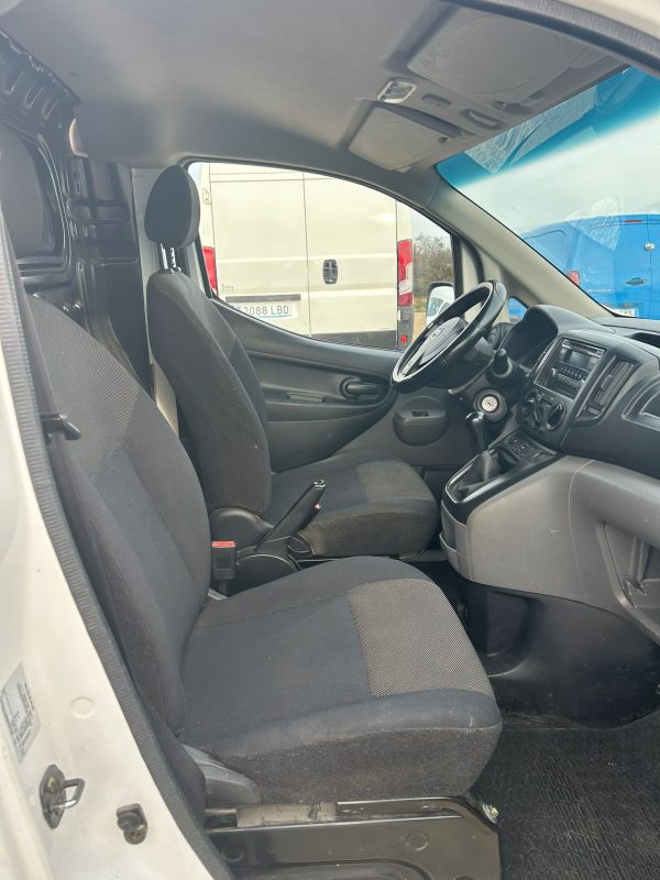 NISSAN NV 200 - Imagen 8