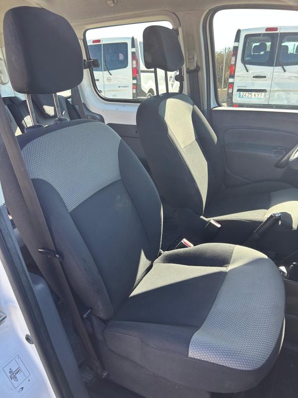 RENAULT KANGOO - Imagen 9