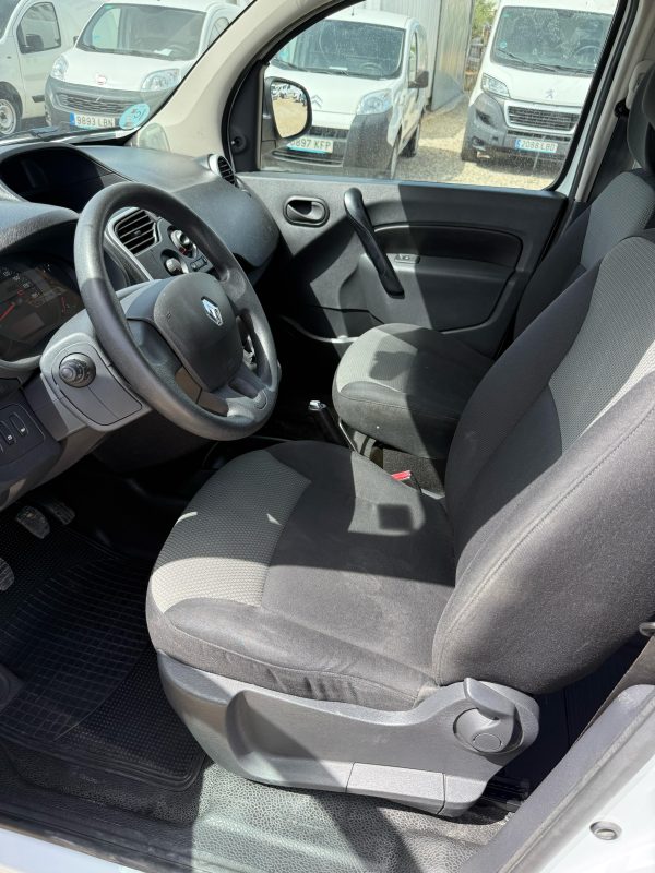 RENAULT KANGOO - Imagen 7