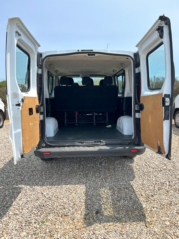 RENAULT TRAFIC - Imagen 9