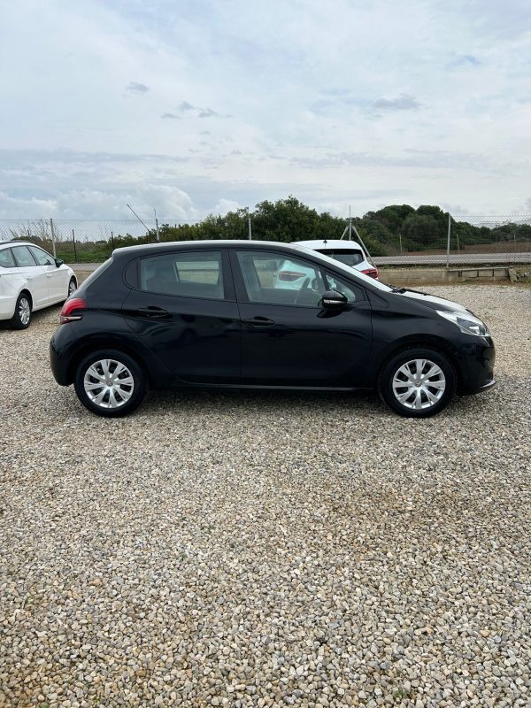 PEUGEOT 208 - Imagen 6