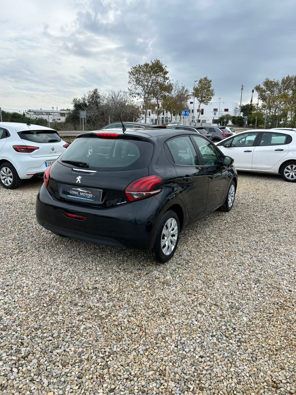 PEUGEOT 208 - Imagen 5