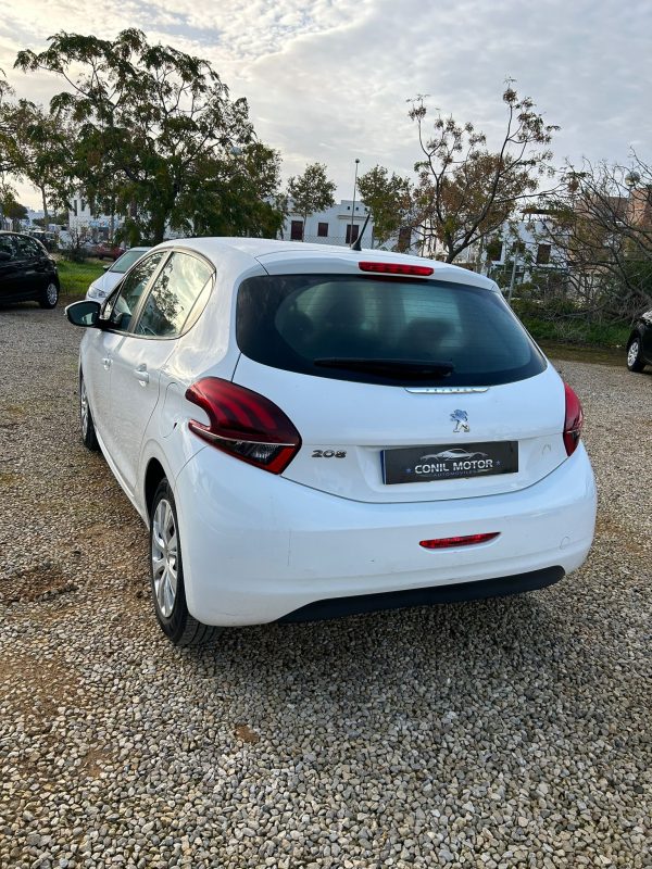 PEUGEOT 208 - Imagen 4