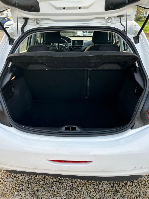PEUGEOT 208 - Imagen 9