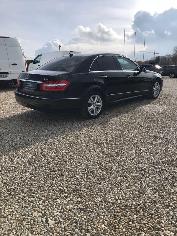 MERCEDES E220 - Imagen 5