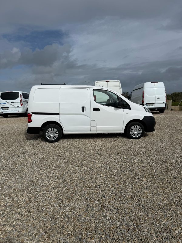 NISSAN NV 200 - Imagen 6