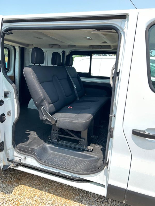 RENAULT TRAFIC - Imagen 8