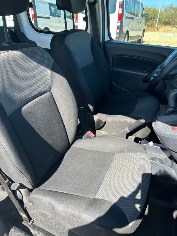 RENAULT KANGOO - Imagen 8