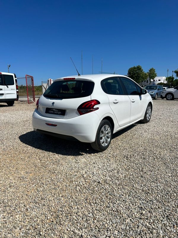 PEUGEOT 208 - Imagen 5