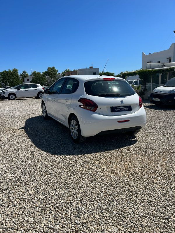 PEUGEOT 208 - Imagen 4
