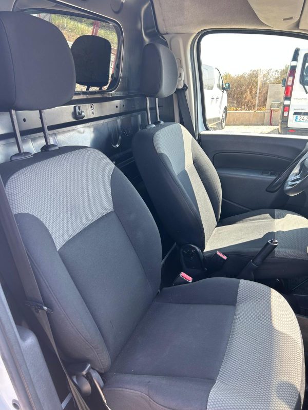 RENAULT KANGOO - Imagen 9