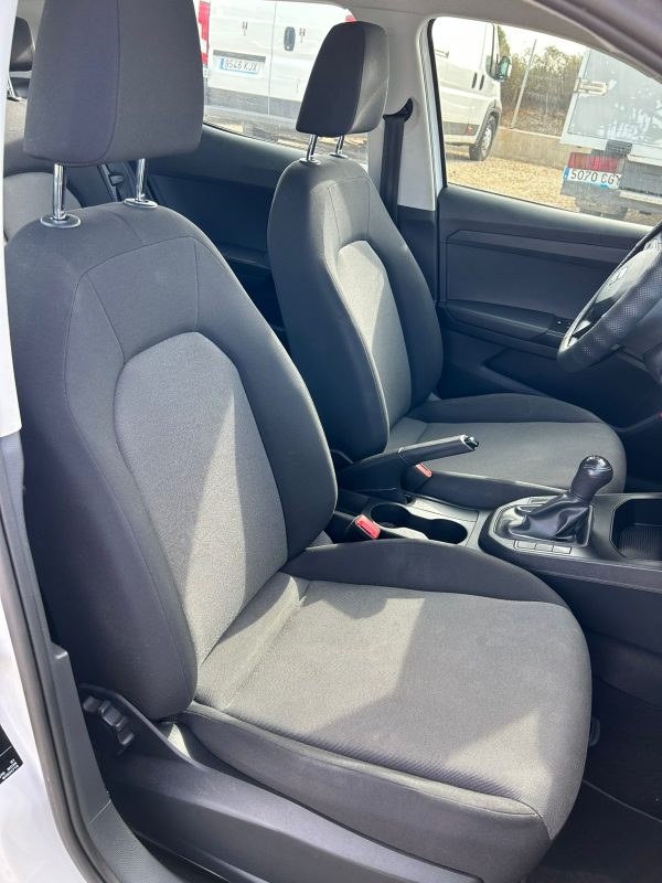 SEAT ARONA - Imagen 9