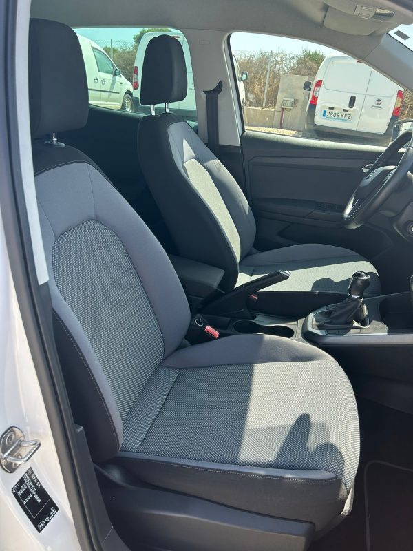 SEAT ARONA - Imagen 9