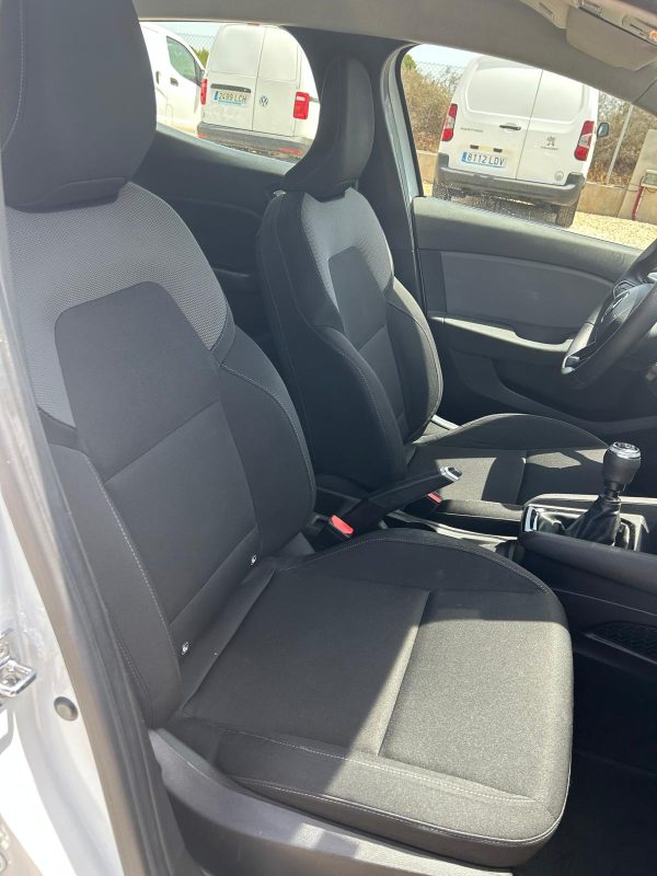 RENAULT CLIO - Imagen 9