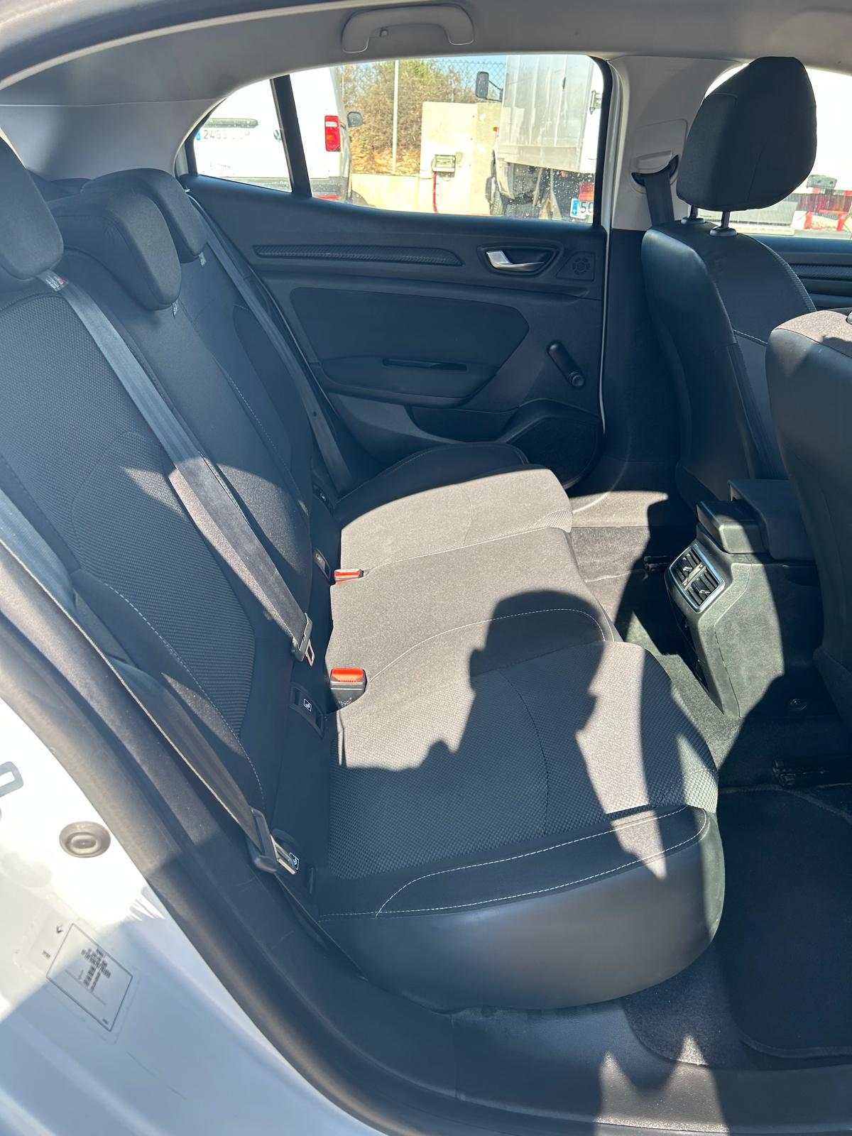 RENAULT MEGANE - Imagen 10