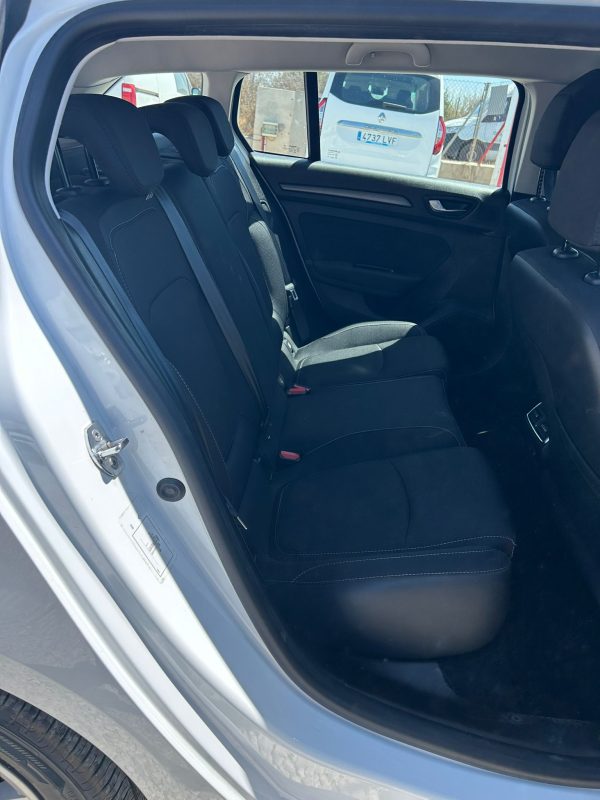 RENAULT MEGANE - Imagen 10