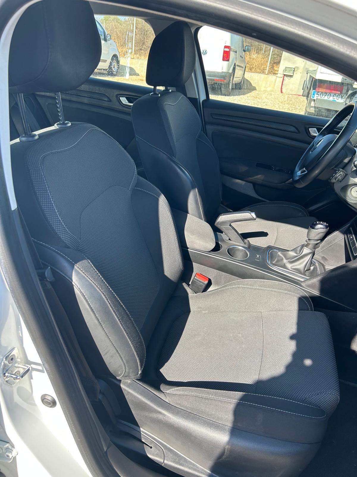 RENAULT MEGANE - Imagen 9