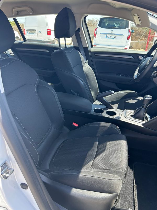 RENAULT MEGANE - Imagen 9