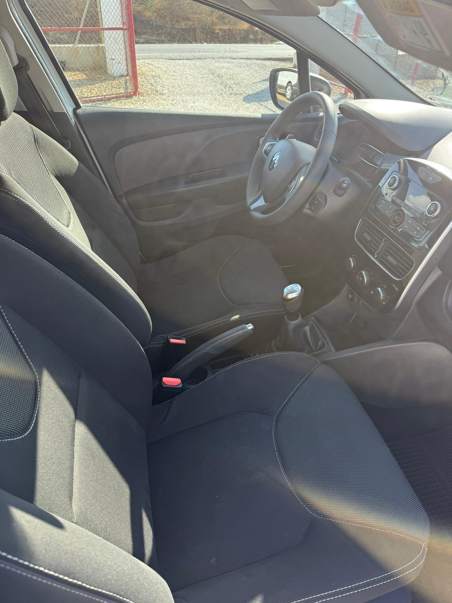 RENAULT CLIO - Imagen 8