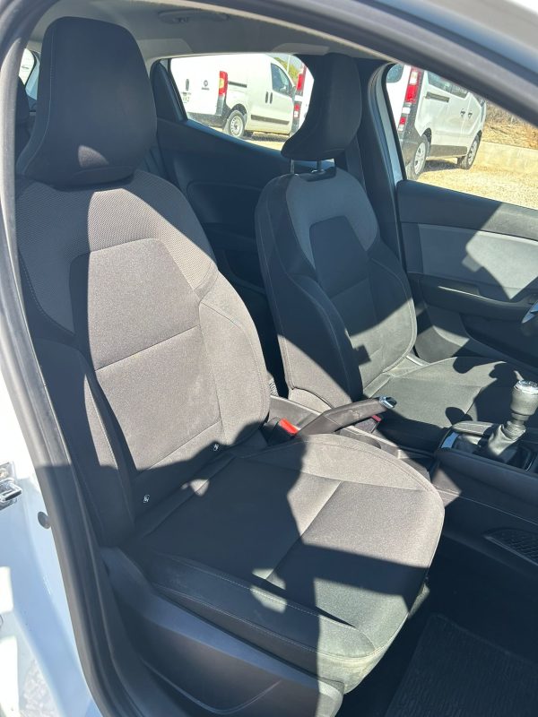 RENAULT CLIO - Imagen 9