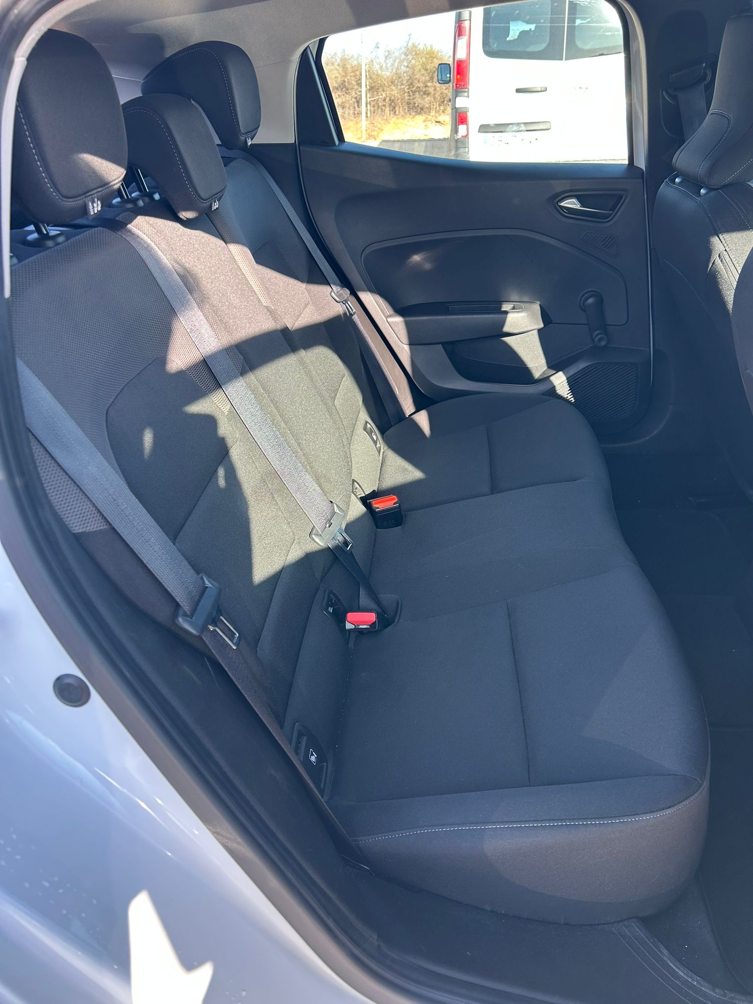 RENAULT CLIO - Imagen 9