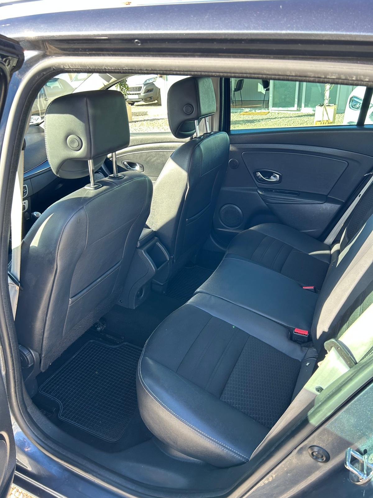 RENAULT MEGANE - Imagen 9