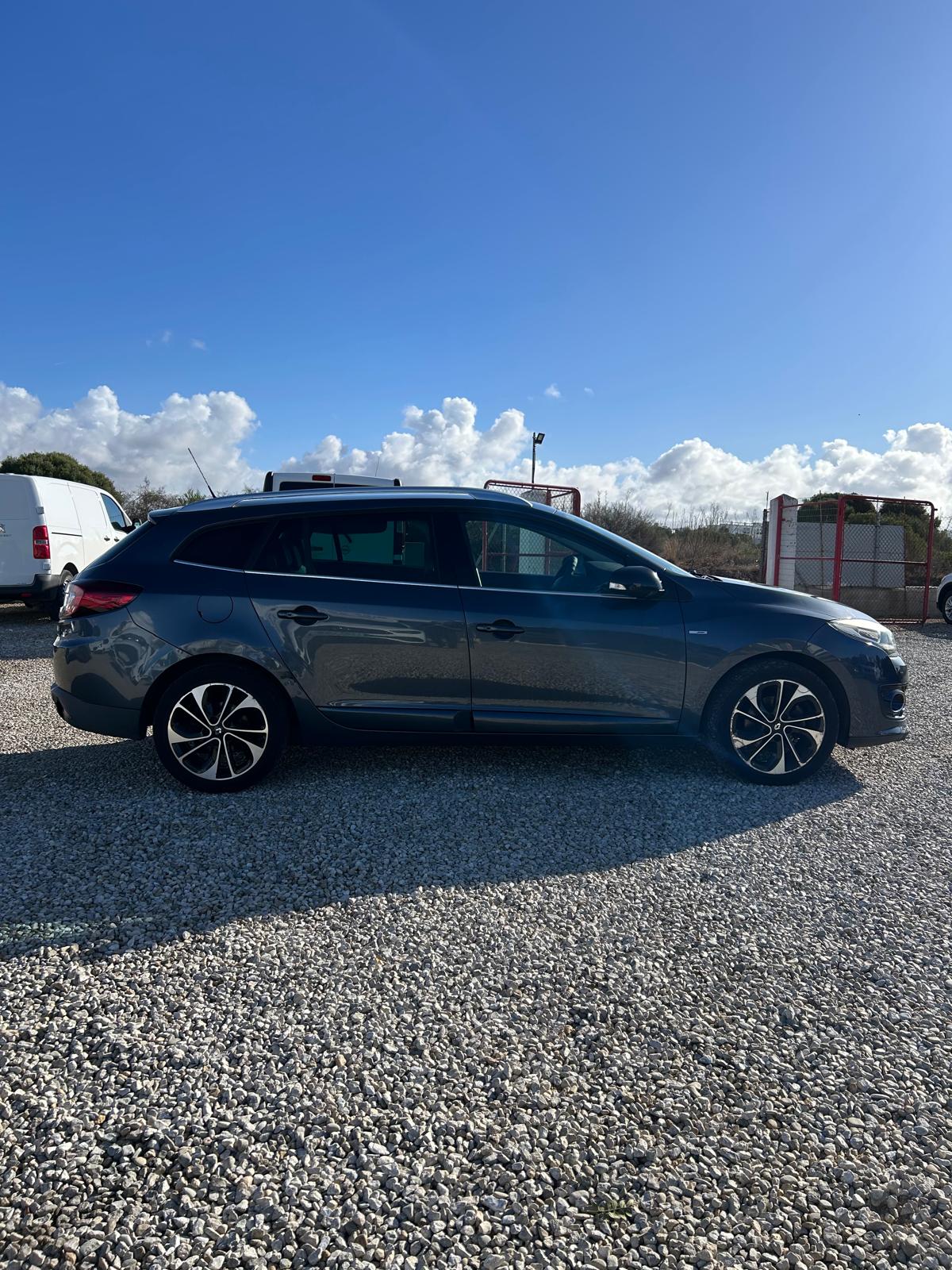 RENAULT MEGANE - Imagen 6