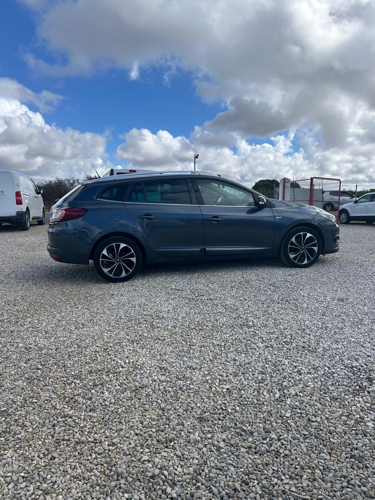 RENAULT MEGANE - Imagen 6