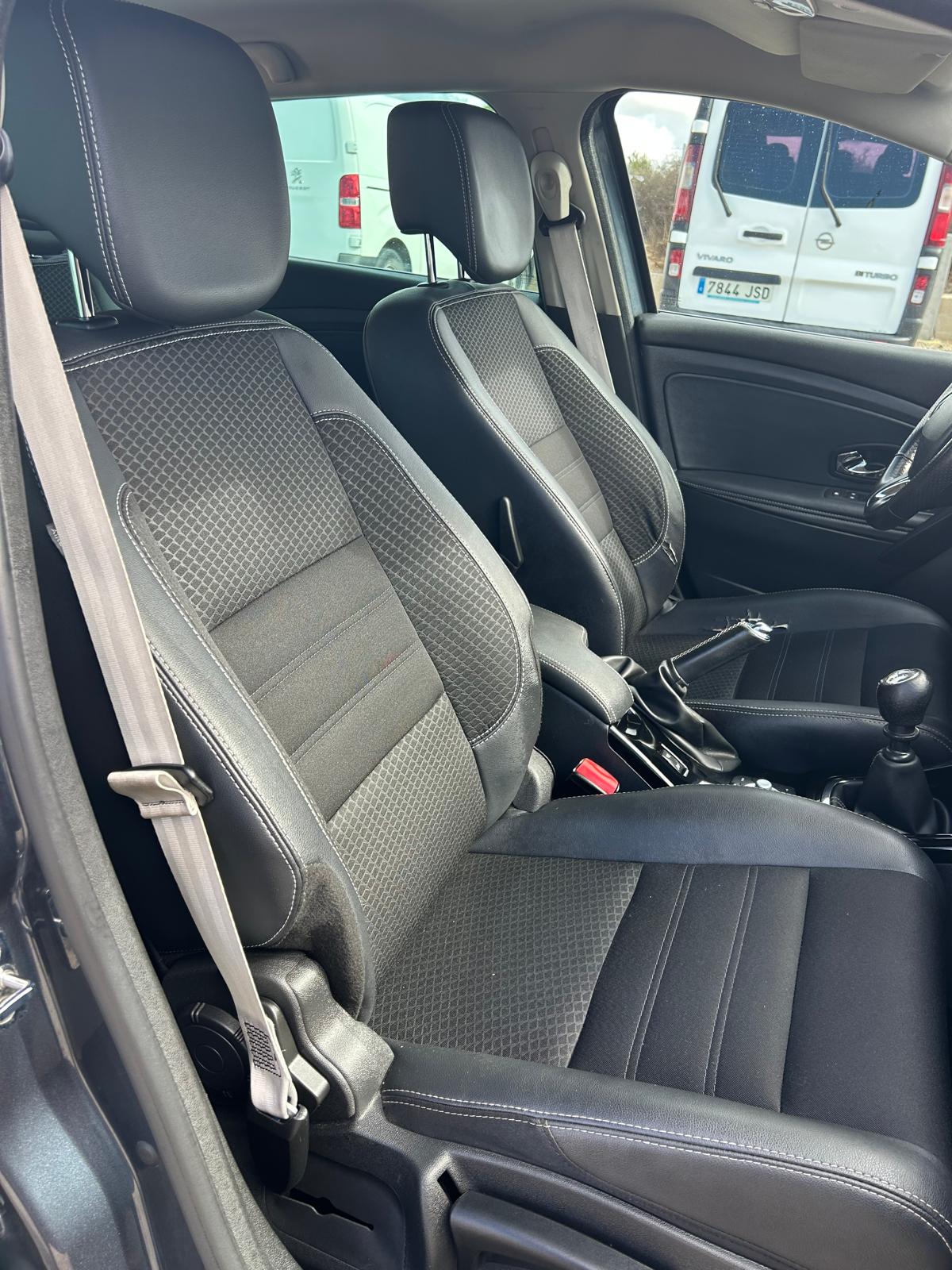 RENAULT MEGANE - Imagen 9