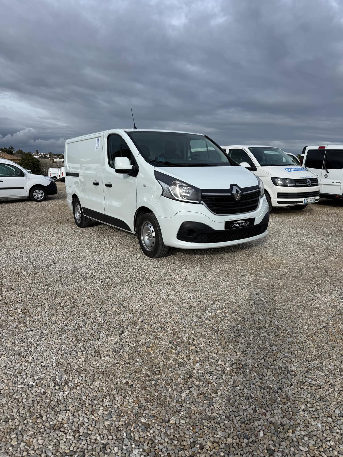 RENAULT Trafic Furgón 27 L1H1 Energy BluedCi 88 kW - Imagen 2