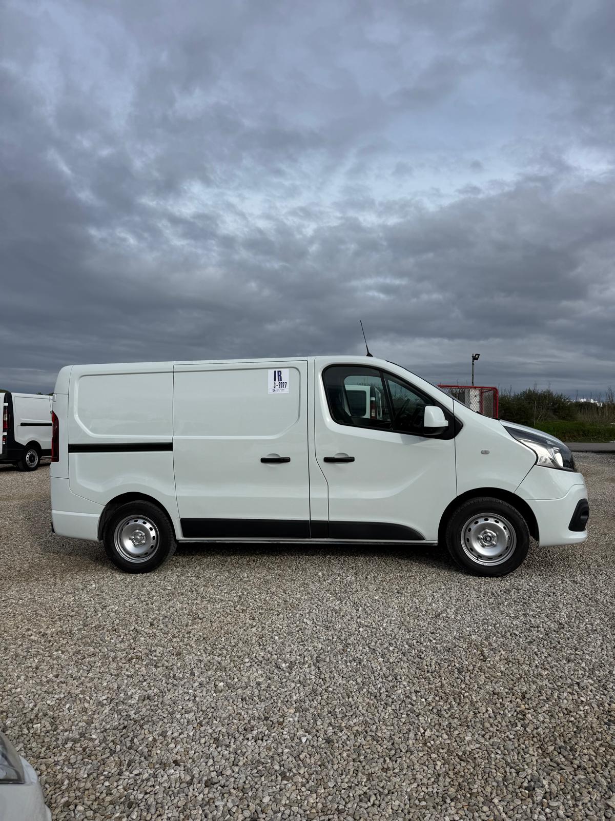 RENAULT Trafic Furgón 27 L1H1 Energy BluedCi 88 kW - Imagen 6
