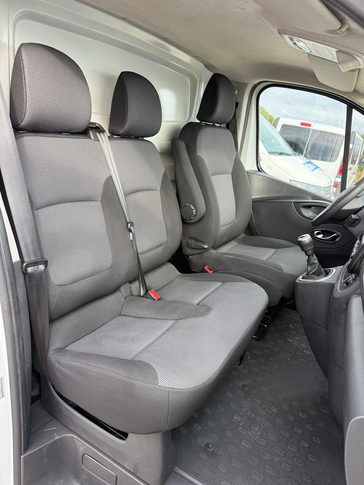 RENAULT Trafic Furgón 27 L1H1 Energy BluedCi 88 kW - Imagen 8