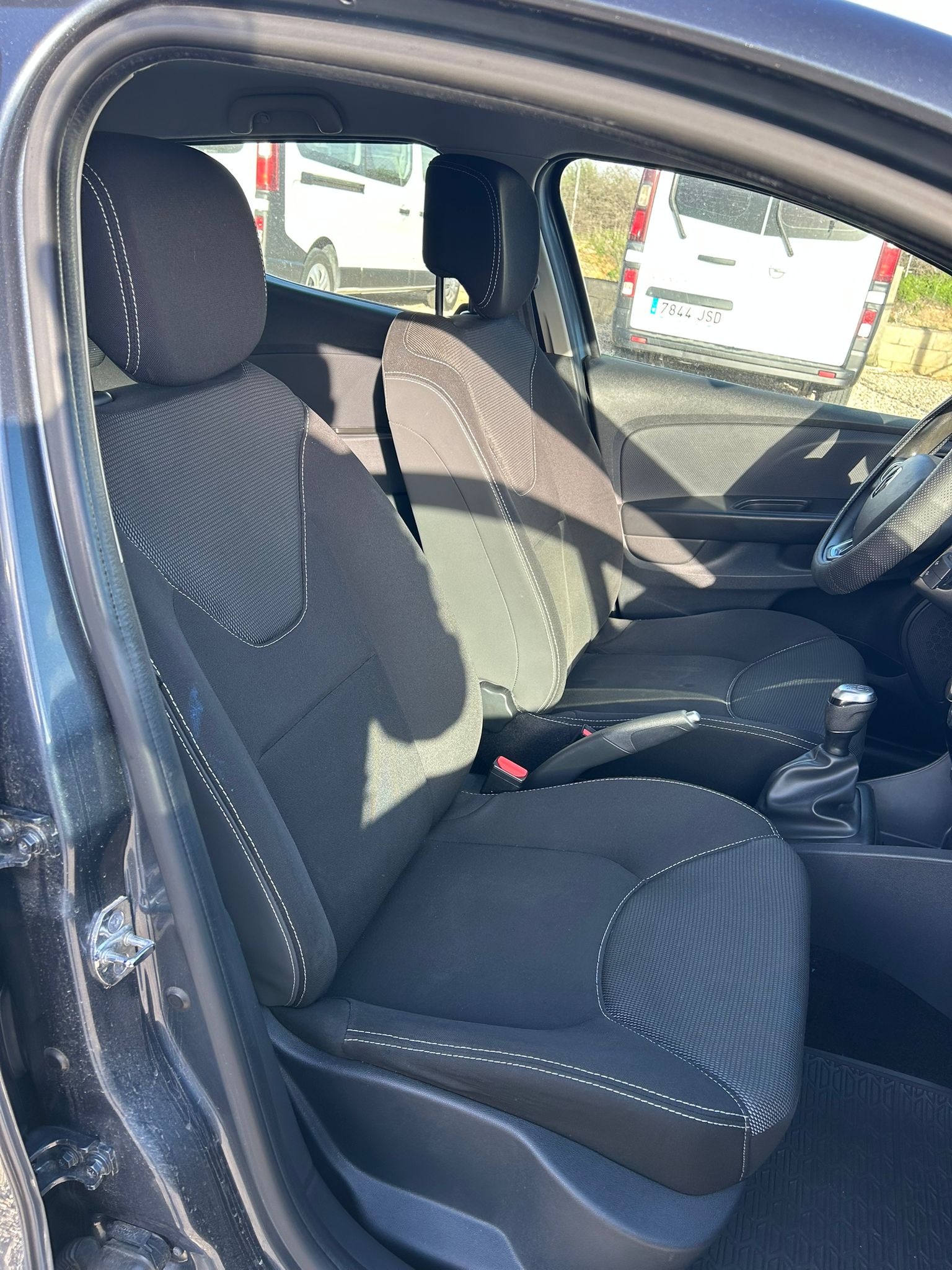 RENAULT CLIO - Imagen 9