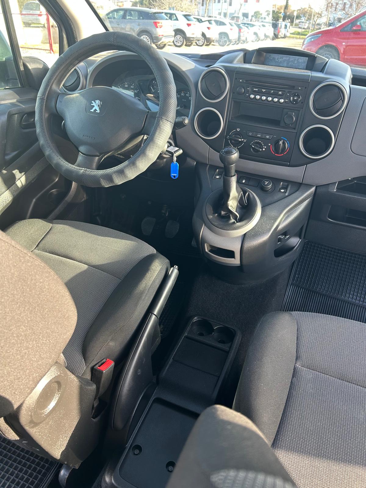 PEUGEOT PARTNER TURISMO - Imagen 7